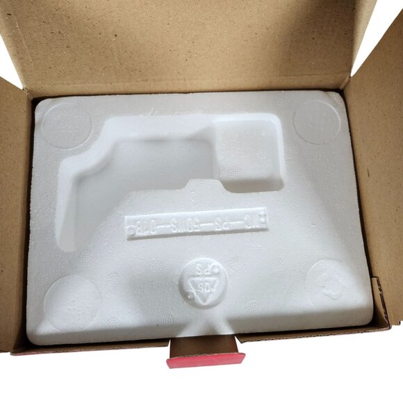 Snap-On Tools 1950s Winter Scene Diorama 1955 Chevy Pickup Pullback 1:38 Scale - Picture 6 of 7